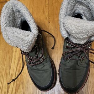 Sorel Olive Lace-Up Boots with Soft Gray Interior